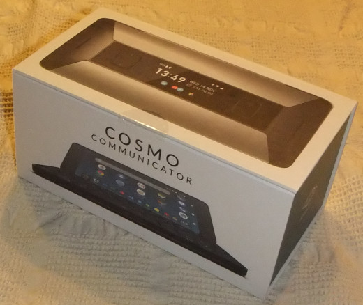 Unboxing the Cosmo Communicator | MyGNU.de