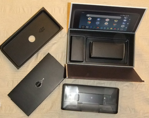 Cosmo Box Code Unboxing the Cosmo Communicator | MyGNU.de
